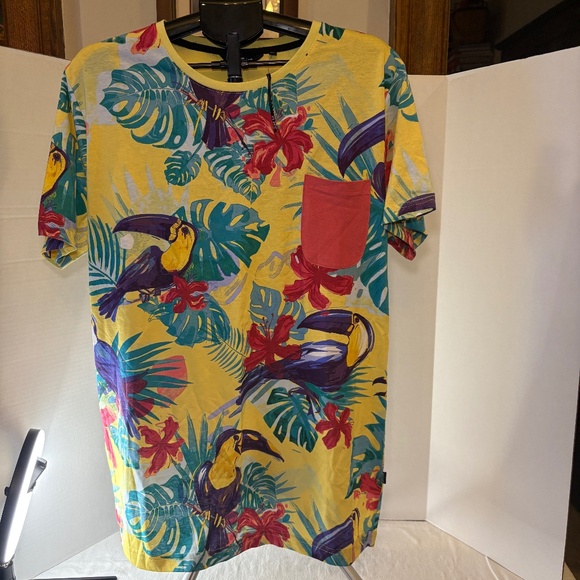 Cropp Slim Fit Mens XXL T-Shirt Toucan Hawaiian Graphic Tee Tropical/Beach NEW - Picture 1 of 8